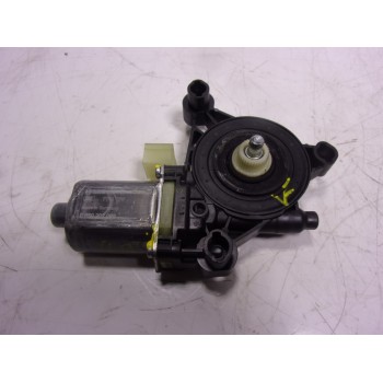MOTOR ELEVALUNAS DELANTERO DERECHO 5Q0959801B 5Q0959801B 