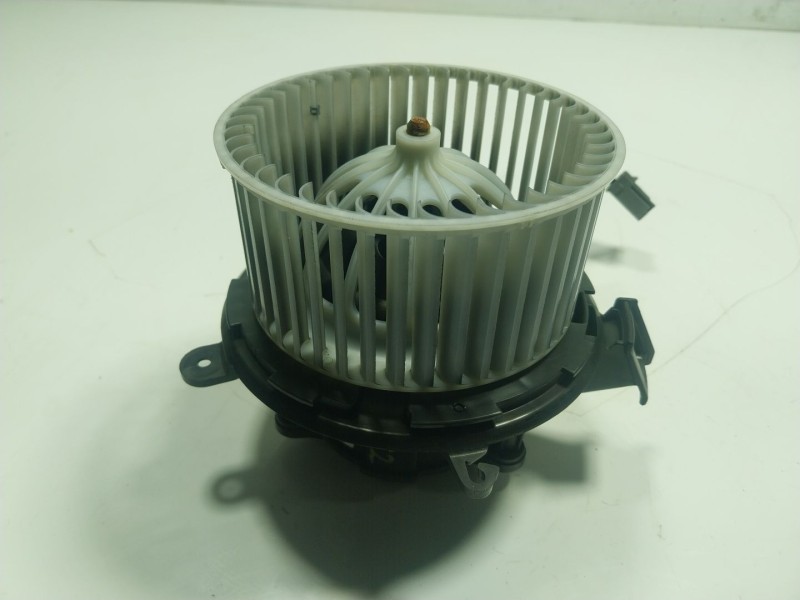 Recambio de motor calefaccion para opel astra j (p10) 1.7 cdti (68) referencia OEM IAM 13276230 U7253002 