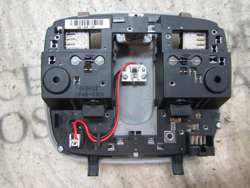 Recambio de piloto interior para kia rio 1.4 crdi cat referencia OEM IAM 928001W000HCS  