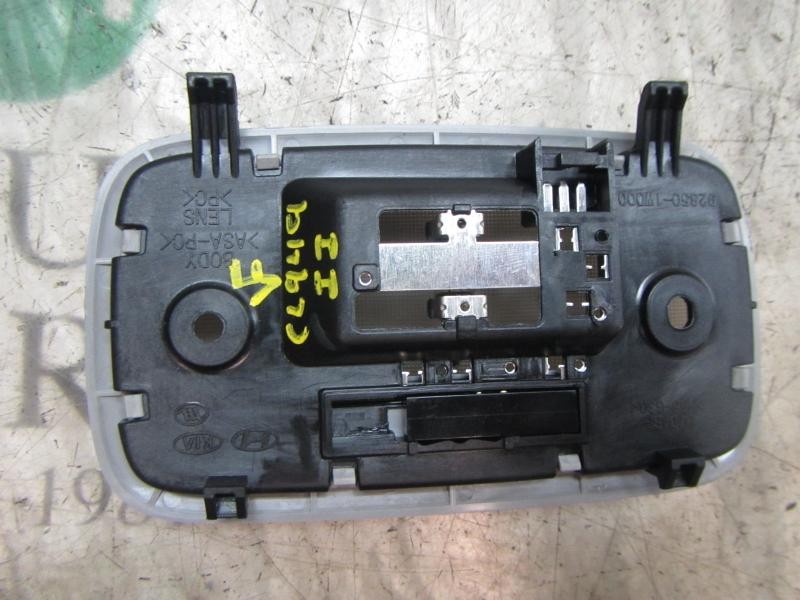 Recambio de piloto interior para kia rio 1.4 crdi cat referencia OEM IAM 928501W000HCS  