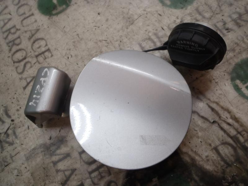 Recambio de tapa combustible para hyundai i20 comfort referencia OEM IAM 695101J000  