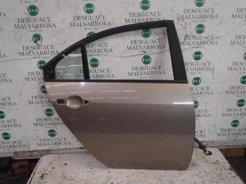 Recambio de puerta trasera derecha para nissan primera berlina (p12) acenta referencia OEM IAM   