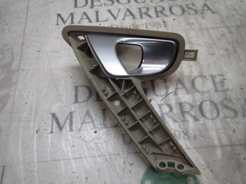 Recambio de maneta interior delantera derecha para nissan primera berlina (p12) acenta referencia OEM IAM   