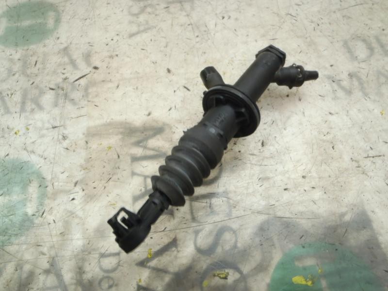 Recambio de bomba embrague para renault modus dynamique referencia OEM IAM 8200227622  