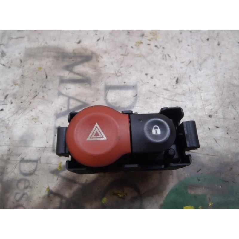 Recambio de warning para renault modus dynamique referencia OEM IAM 252103766R 8200214886 