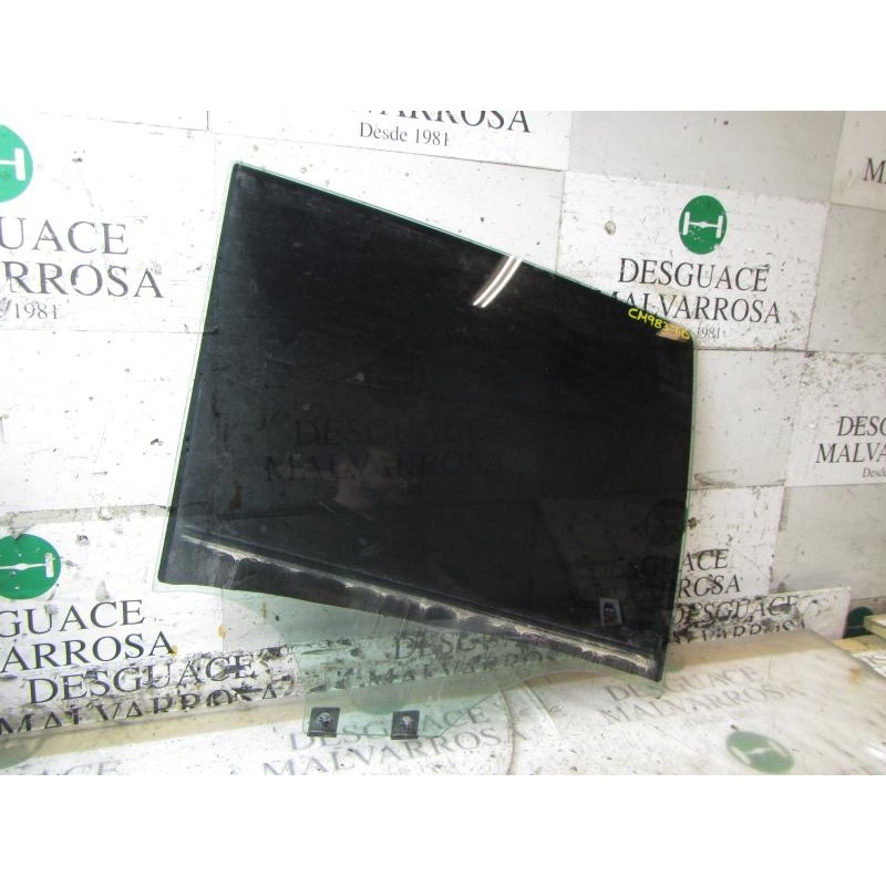 Recambio de cristal puerta trasero derecho para dacia sandero 1.5 dci diesel fap cat referencia OEM IAM 823015497R  