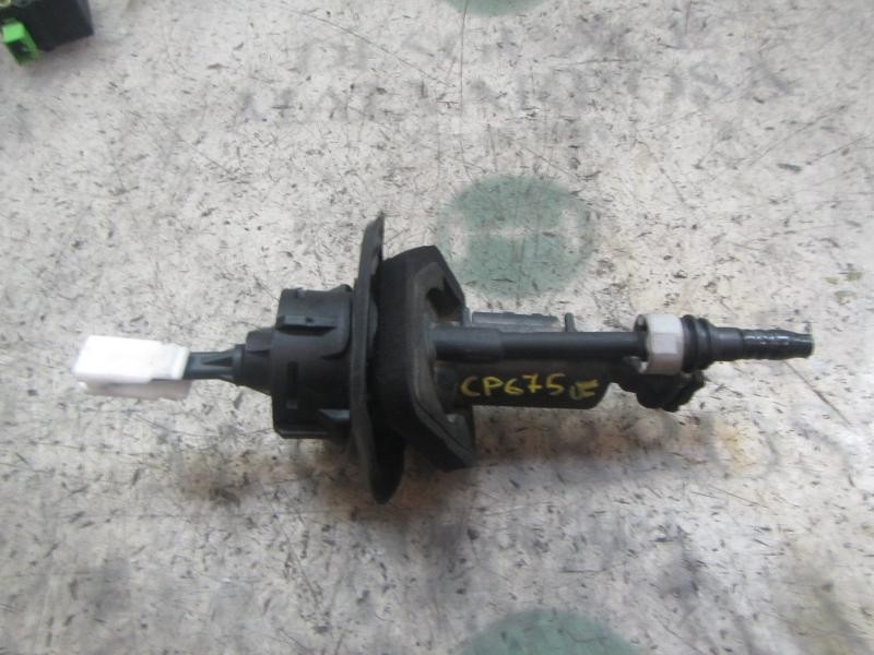 Recambio de bomba embrague para volvo c30 1.6 d momentum referencia OEM IAM 31367403  