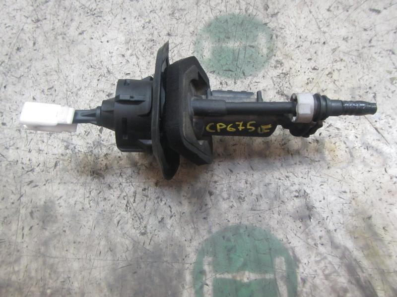 Recambio de bomba embrague para volvo c30 1.6 d momentum referencia OEM IAM 31367403  