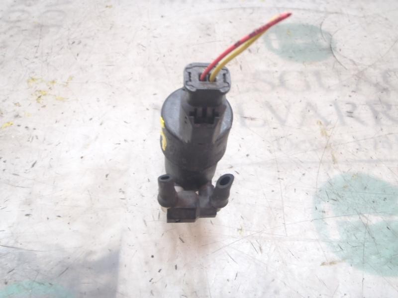 Recambio de bomba limpia para peugeot 208 1.2 12v vti referencia OEM IAM 643475  