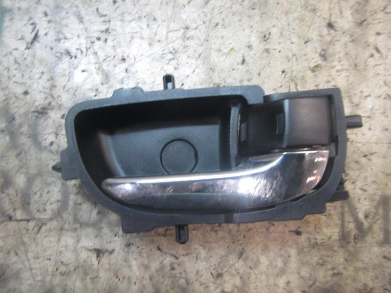 Recambio de maneta interior trasera derecha para toyota yaris 1.0 cat referencia OEM IAM 692050D200C0  