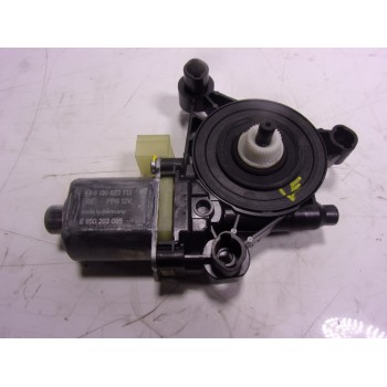 MOTOR ELEVALUNAS TRASERO IZQUIERDO 5Q0959801 0130822713 