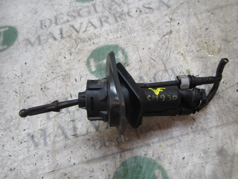 Recambio de bomba embrague para volvo v50 familiar 2.4 cat referencia OEM IAM 31367404  