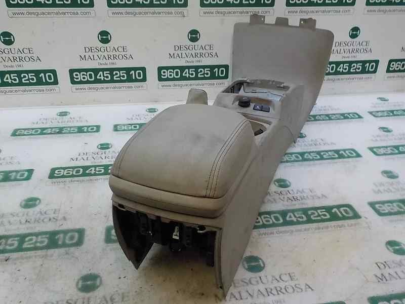Recambio de apoyabrazos central para volvo v50 familiar 2.4 cat referencia OEM IAM 39994269  