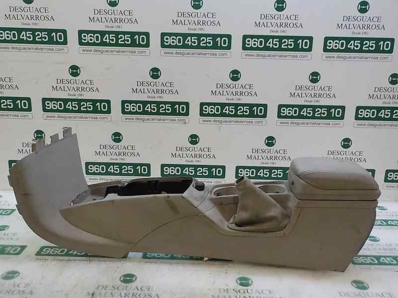 Recambio de apoyabrazos central para volvo v50 familiar 2.4 cat referencia OEM IAM 39994269  