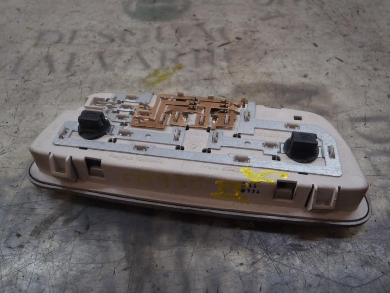 Recambio de piloto interior para volvo v50 familiar 2.4 cat referencia OEM IAM 8620102  