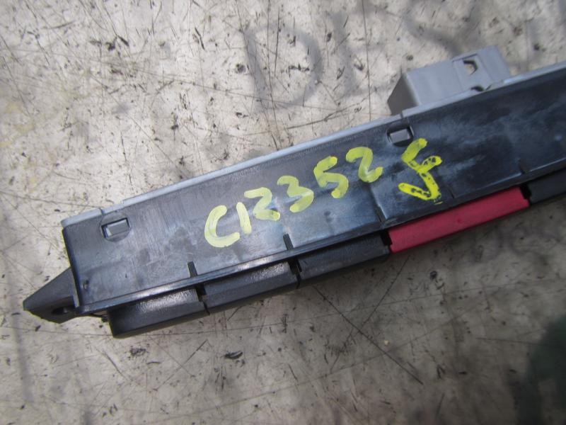 Recambio de warning para fiat linea (110) dynamic referencia OEM IAM 735442354  