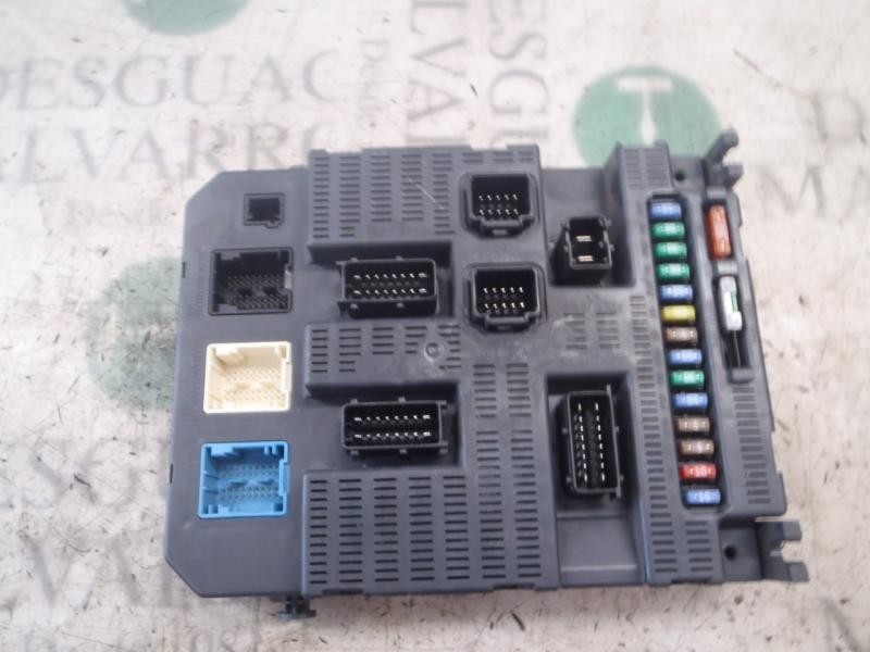 Recambio de caja reles / fusibles para peugeot 308 sport referencia OEM IAM 6580NE  