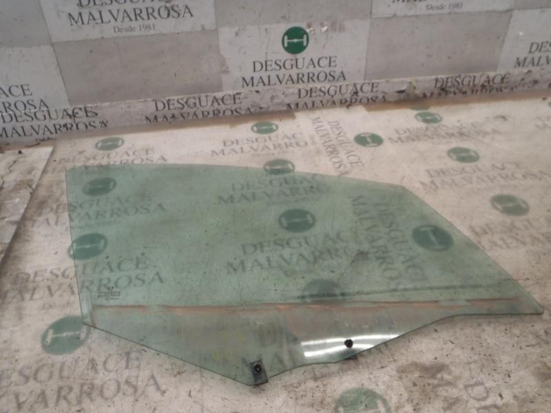 Recambio de cristal puerta delantero derecho para peugeot 308 sport referencia OEM IAM 9202K5  