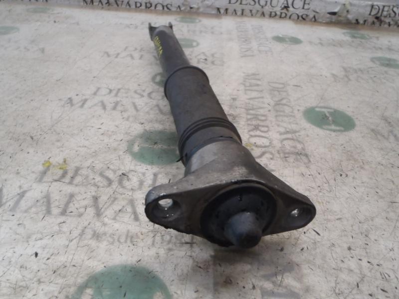 Recambio de amortiguador trasero derecho para kia cee´d active referencia OEM IAM 553101H001  