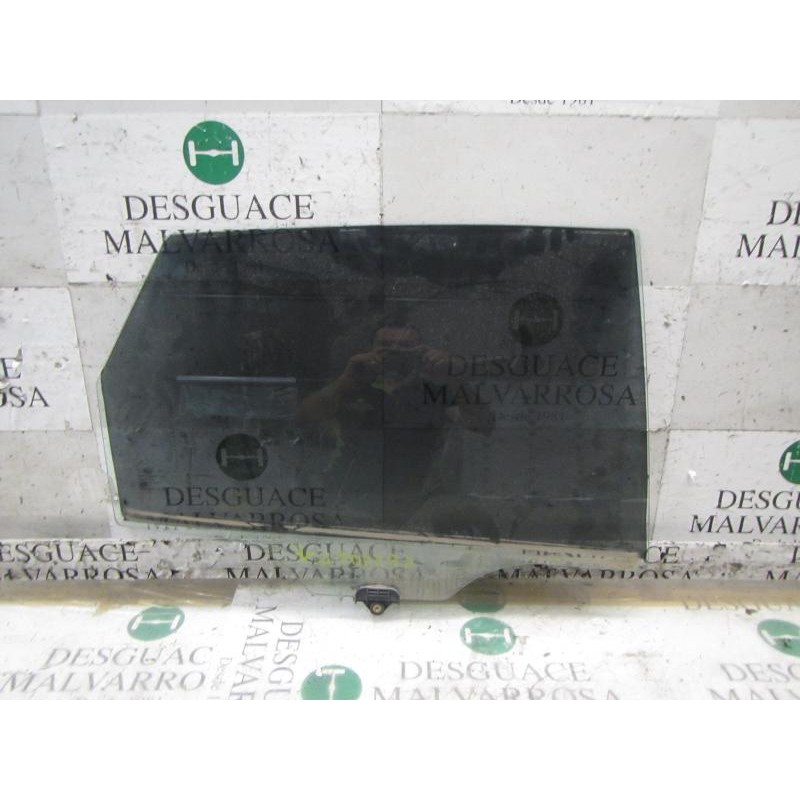 Recambio de cristal puerta trasero derecho para kia cee´d active referencia OEM IAM 834211H000  