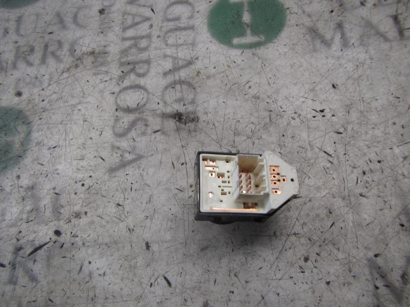 Recambio de mando retrovisor para kia cee´d active referencia OEM IAM 935601H000  