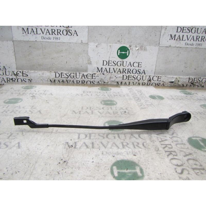 Recambio de brazo limpia delantero izquierdo para peugeot 308 sw 1.6 hdi referencia OEM IAM 1610670580  