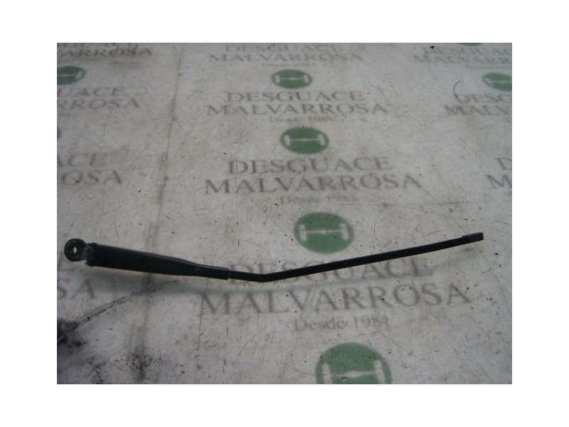 Recambio de brazo limpia delantero derecho para renault kangoo (f/kc0) alize referencia OEM IAM   