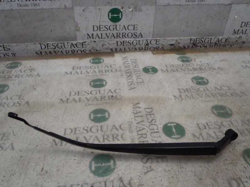 Recambio de brazo limpia delantero derecho para toyota auris 1.8 16v (híbrido) referencia OEM IAM 8521102300  