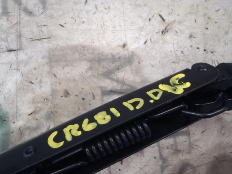 Recambio de brazo limpia delantero derecho para toyota auris 1.8 16v (híbrido) referencia OEM IAM 8521102300  