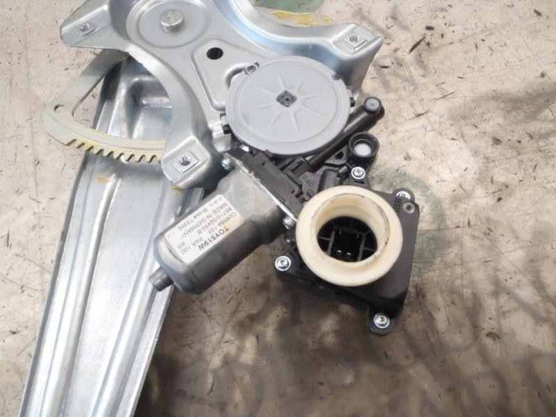 Recambio de elevalunas trasero izquierdo para toyota auris 1.8 16v (híbrido) referencia OEM IAM 6984002430 8570102010 961920101