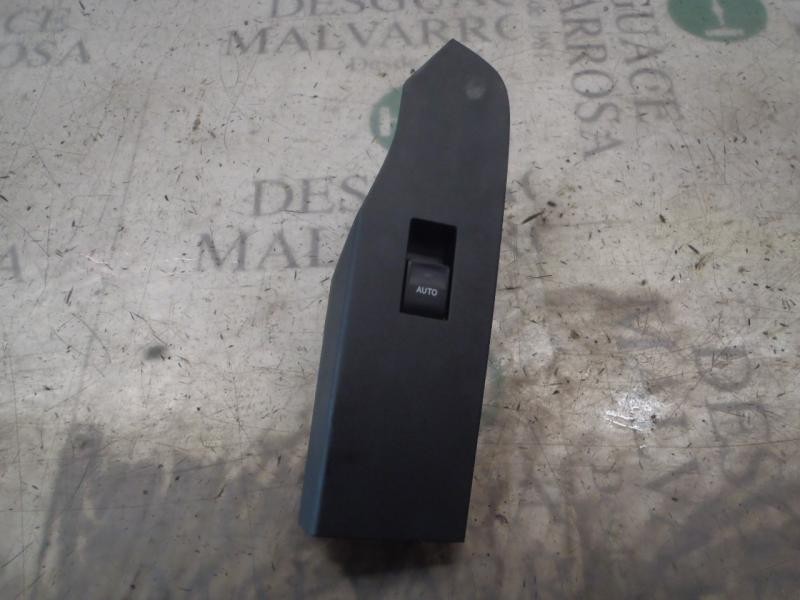 Recambio de mando elevalunas delantero derecho para toyota auris 1.8 16v (híbrido) referencia OEM IAM 8481002140  