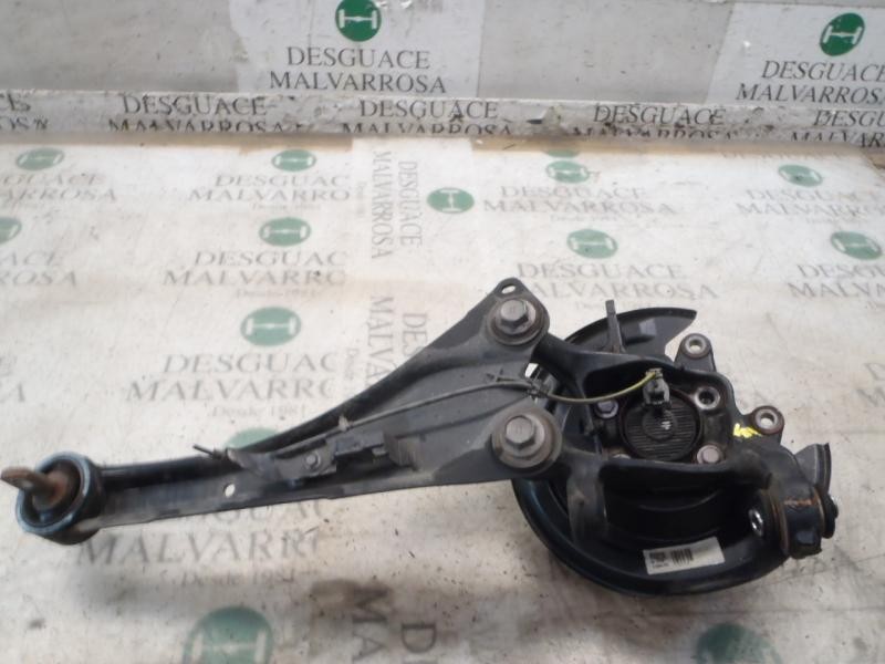 Recambio de mangueta trasera derecha para toyota auris 1.8 16v (híbrido) referencia OEM IAM 4230402140  