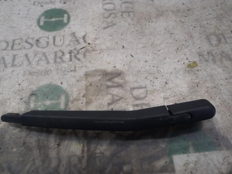 Recambio de brazo limpia trasero para opel corsa d ´´111 years´´ referencia OEM IAM   