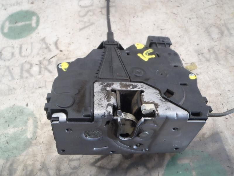 Recambio de cerradura puerta delantera derecha para opel corsa d ´´111 years´´ referencia OEM IAM   