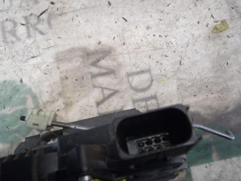 Recambio de cerradura puerta delantera derecha para opel corsa d ´´111 years´´ referencia OEM IAM   