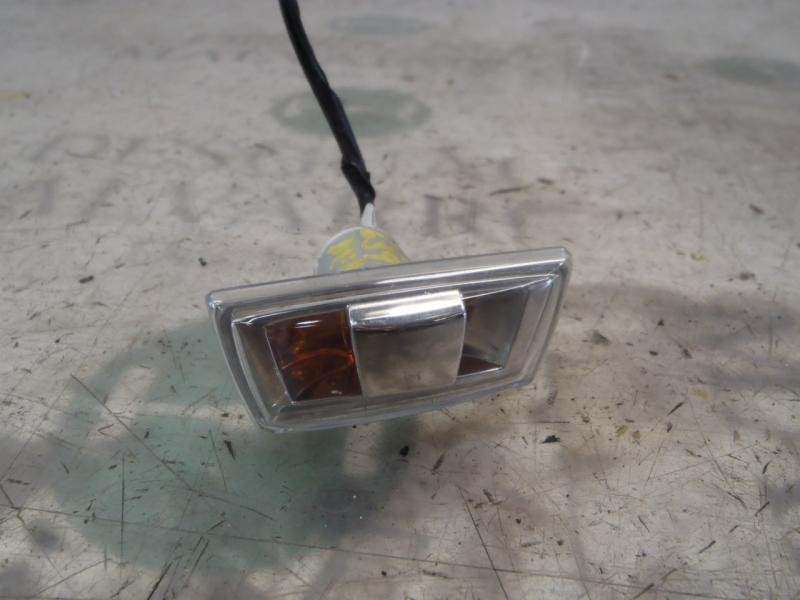 Recambio de piloto lateral derecho para opel corsa d ´´111 years´´ referencia OEM IAM   