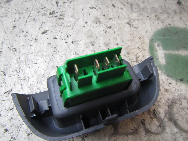 Recambio de mando elevalunas delantero derecho para toyota aygo (kgb/wnb) básico referencia OEM IAM   