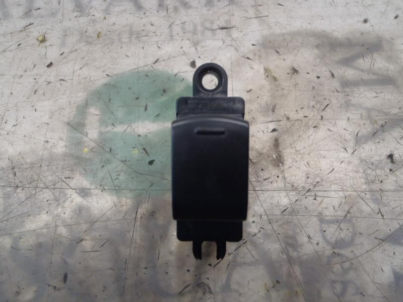 Recambio de mando elevalunas trasero izquierdo para nissan note 1.2 cat referencia OEM IAM 254111FA0A  