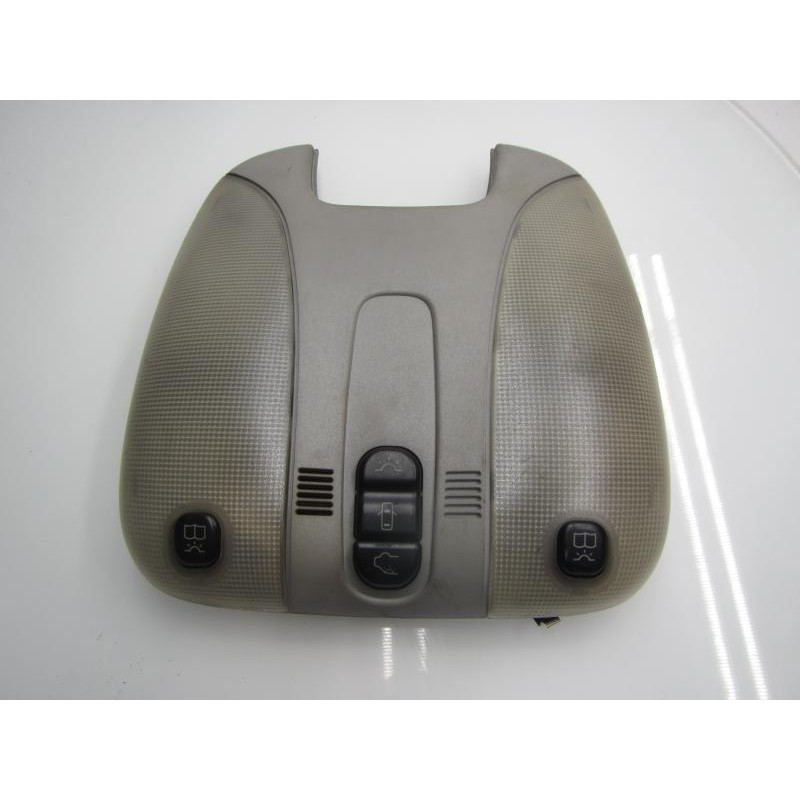 Recambio de piloto interior para mercedes-benz clase s (w220) berlina 500 (220.075) referencia OEM IAM A22082001017D43  