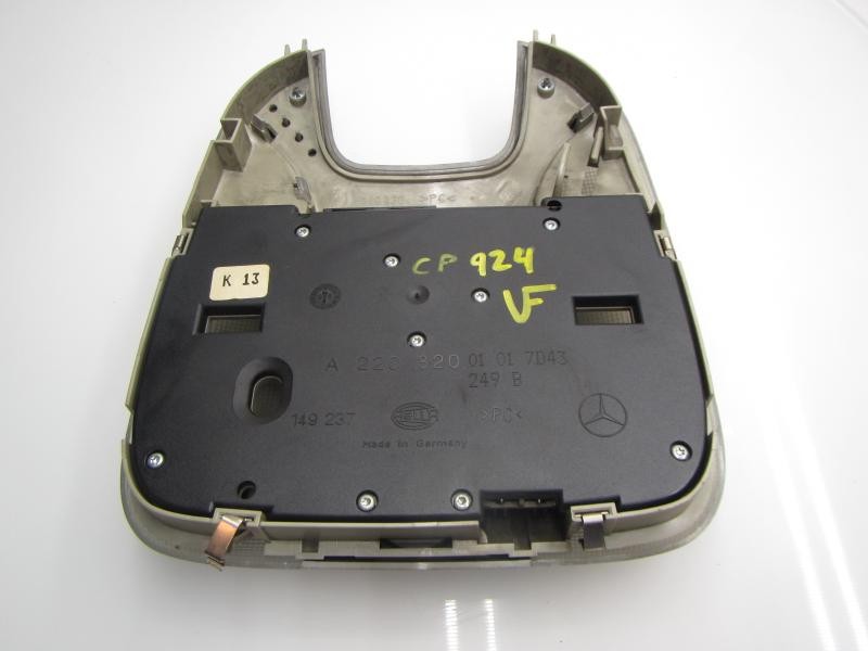 Recambio de piloto interior para mercedes-benz clase s (w220) berlina 500 (220.075) referencia OEM IAM A22082001017D43  