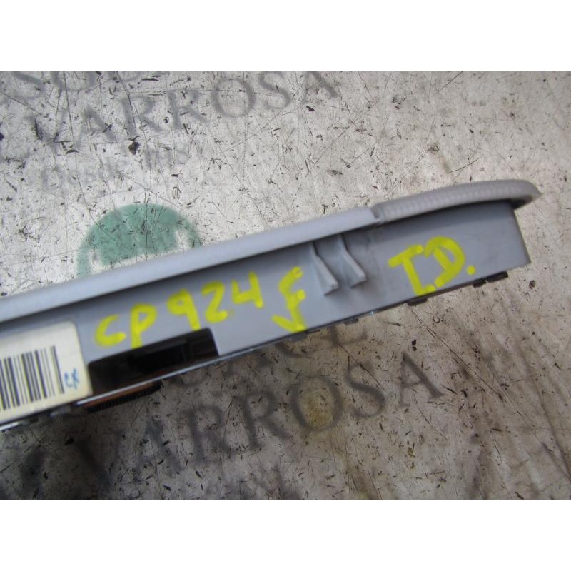 Recambio de piloto interior para mercedes-benz clase s (w220) berlina 500 (220.075) referencia OEM IAM A22082003017D84  