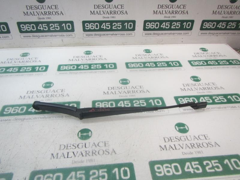 Recambio de brazo limpia delantero izquierdo para seat arona style referencia OEM IAM 6F1955409  