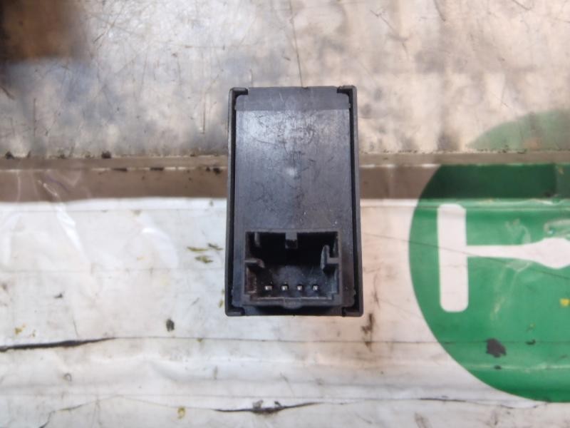 Recambio de mando elevalunas delantero derecho para fiat punto (199) 1.2 cat referencia OEM IAM 735500049  