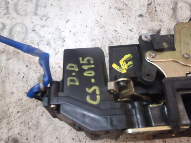 Recambio de cerradura puerta delantera derecha para kia carnival ii 2.9 cdri ex referencia OEM IAM   