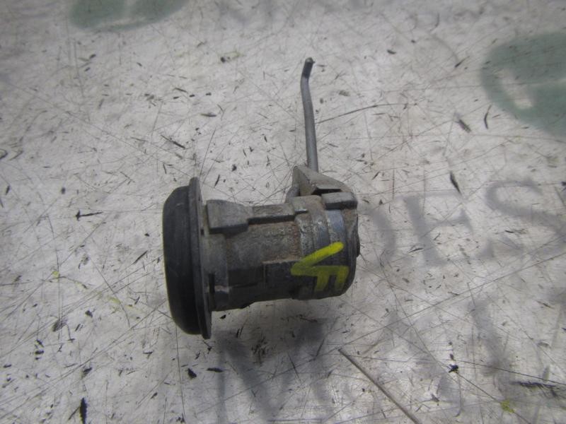 Recambio de bombin puerta delantero izquierdo para ford fiesta berl./courier 1.3 cat referencia OEM IAM   