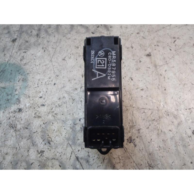 Recambio de mando elevalunas delantero derecho para mitsubishi l 200 (ka0/kb0) cabina doble invite 4x4 referencia OEM IAM   