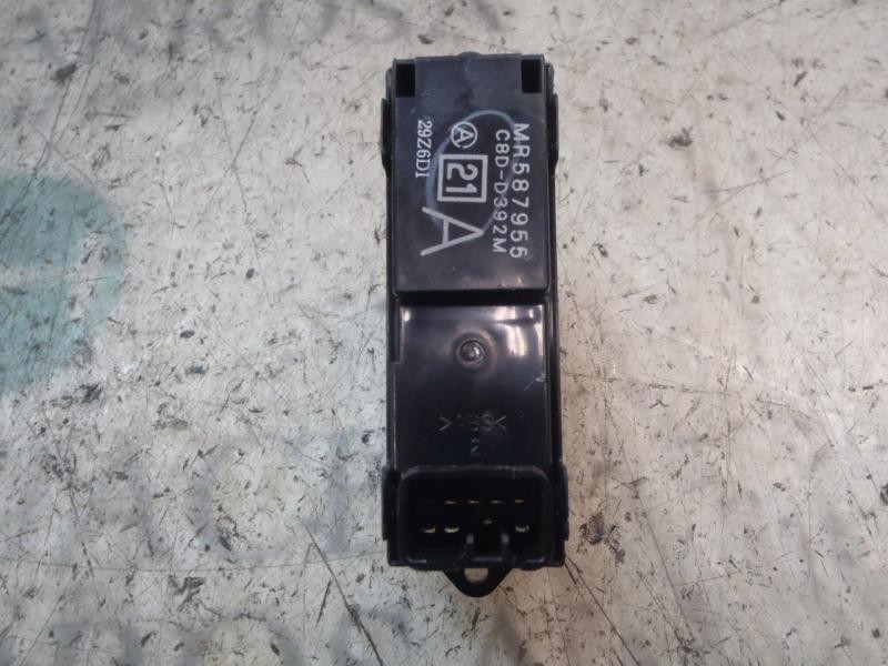 Recambio de mando elevalunas delantero derecho para mitsubishi l 200 (ka0/kb0) cabina doble invite 4x4 referencia OEM IAM   