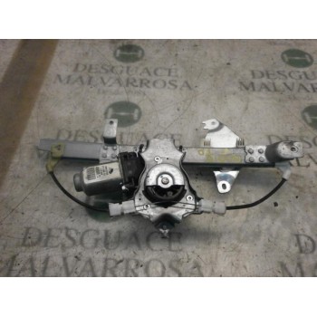 ELEVALUNAS TRASERO DERECHO 