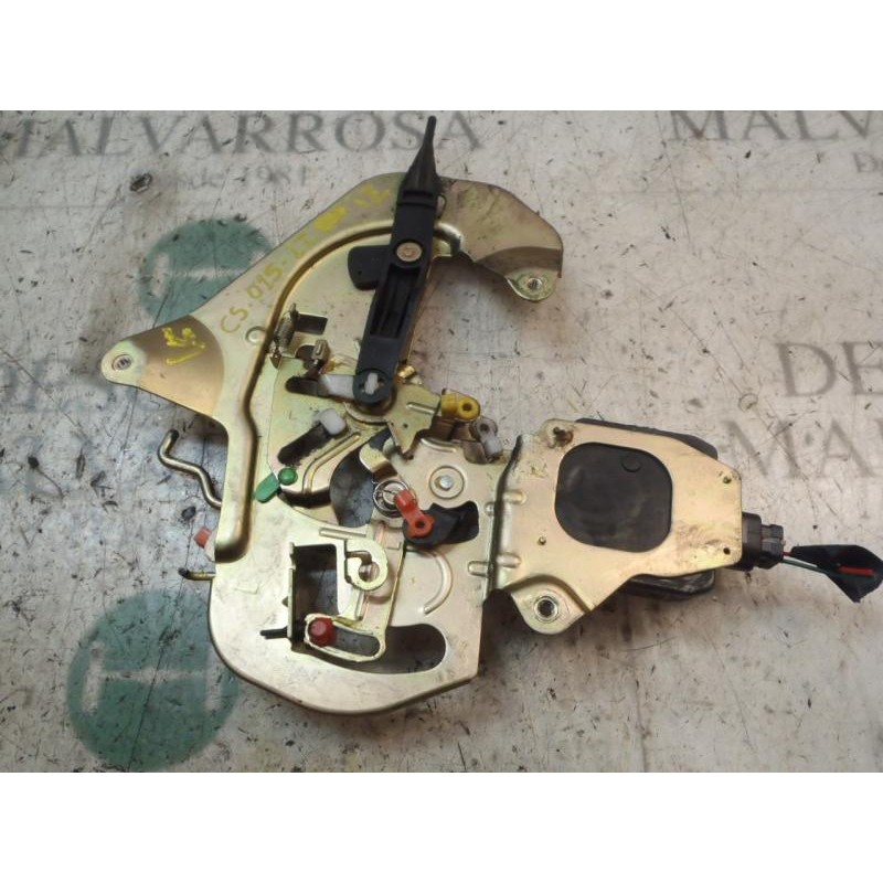 Recambio de cerradura puerta lateral derecha para kia carnival ii 2.9 cdri ex referencia OEM IAM   