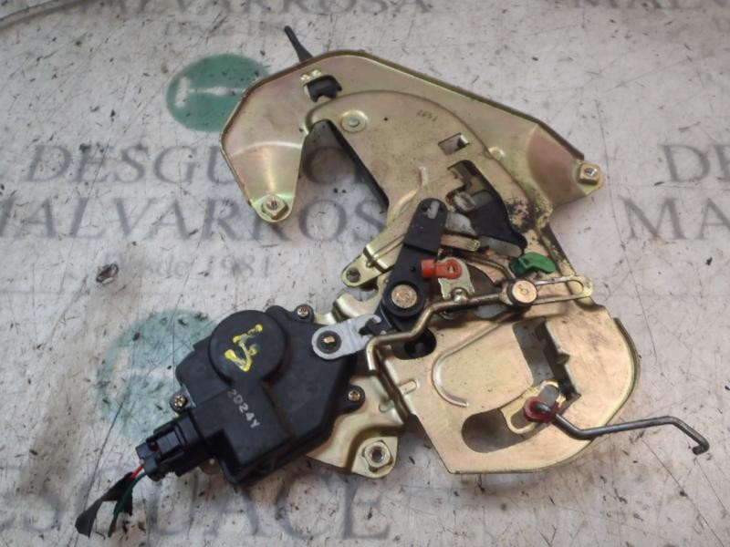 Recambio de cerradura puerta lateral derecha para kia carnival ii 2.9 cdri ex referencia OEM IAM   